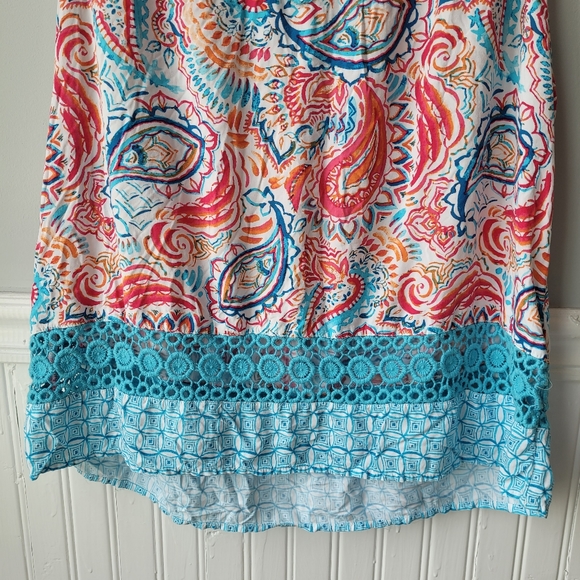 Crown & Ivy Sleeveless V-neck Paisley Floral Pattern Tunic Blouse Size Petite LG - Picture 4 of 12